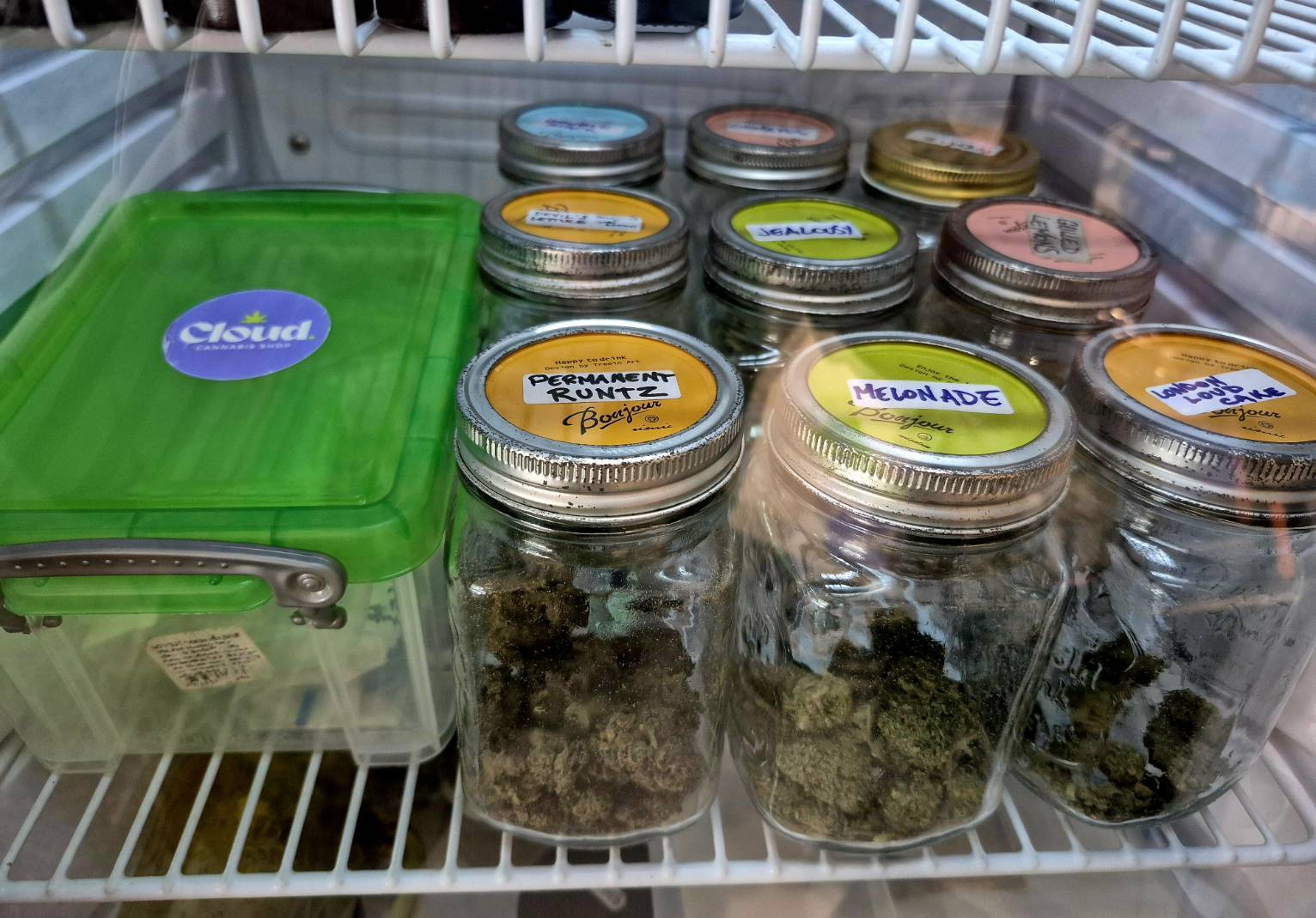 CLOUD CANNABIS SHOP