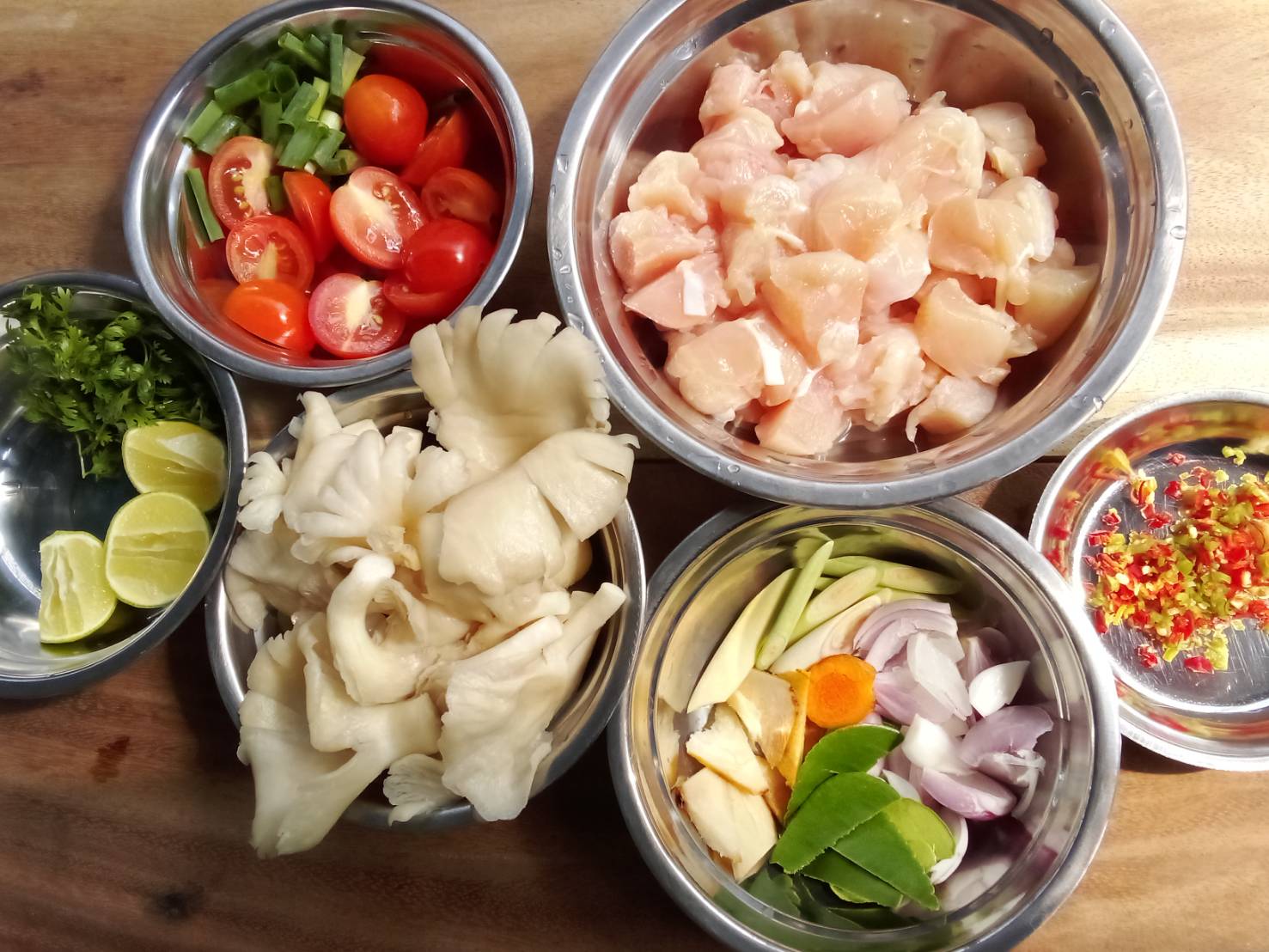 LUM LUM COOKING STUDIO