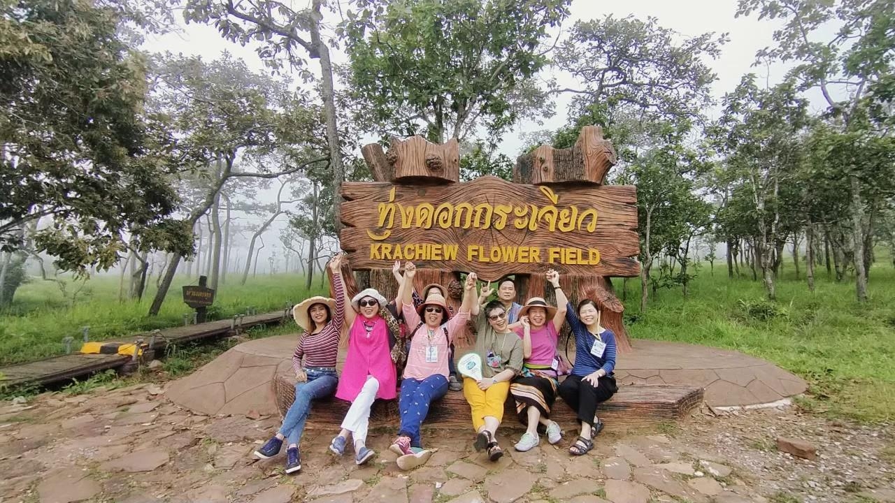 คึดฮอด อีสานเขียว เที่ยวหน้าฝน ท่องเที่ยวเติมบุญ เคล้าวิถีชุมชน ยลธรรมชาติ Unseen กรุงเทพฯ-อุดรธานี-หนองบัวลำภู-ชัยภูมิ-โคราช
เดินทาง 4 วัน 3 คืน วันที่ 15-18 สิงหาคม 2563