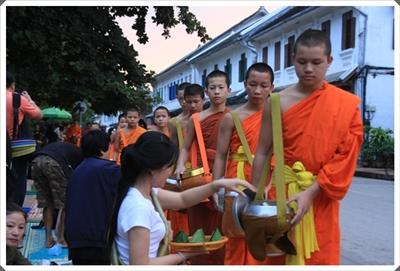 คาราวานท่องเที่ยวทางรถยนต์ 
