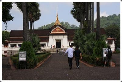 คาราวานท่องเที่ยวทางรถยนต์ 