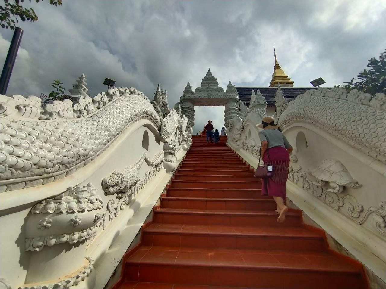 คึดฮอด อีสานเขียว เที่ยวหน้าฝน ท่องเที่ยวเติมบุญ เคล้าวิถีชุมชน ยลธรรมชาติ Unseen กรุงเทพฯ-อุดรธานี-หนองบัวลำภู-ชัยภูมิ-โคราช
เดินทาง 4 วัน 3 คืน วันที่ 15-18 สิงหาคม 2563