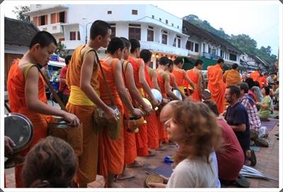 คาราวานท่องเที่ยวทางรถยนต์ 